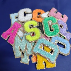 Kişiselleştirilmiş DIY alfabe mix renkler yapışkanlı harfler yamalar sopa-çanta stokta toptan şönil yamalar