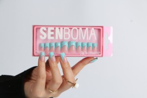 Uñas Postizas Cuadradas Clásicas y Sofisticadas con Punta Blanca de ABS para Aplicación en Dedos, Aspecto Profesional con Adhesivo Natural - Product Image 5