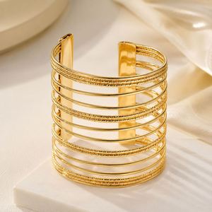 Brazalete de Aleación de Zinc con Círculo Grande Geométrico de Estilo Moderno en Color Dorado, Brazalete Abierto Unisex - Product Image 1