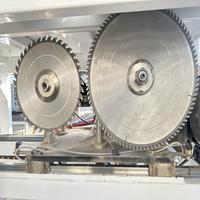Scie à panneaux horizontale automatique Machine de découpe de bois CNC à usage intensif pour panneau de poutre de scie d'ordinateur de meubles