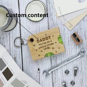 Personnalisation de motifs personnalisés Ouvre-bouteille en bois pour la fête des pères Logo gravé Aimant de réfrigérateur portable pour la maison - Product Image 3