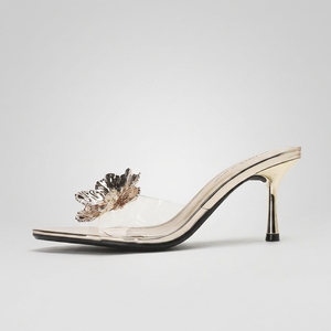 <span class=keywords><strong>Sandalias</strong></span> Transparentes de PVC Sexy 2026 para Mujer, con Punta en Pico, Tacones de Aguja, Flores Metálicas, Zapatos de <span class=keywords><strong>Fiesta</strong></span>, Dorado y Plateado, Venta al Por Mayor - Product Image 6
