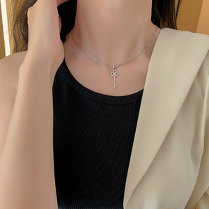 Collar con Colgante de Llave Elegante y Resistente al Deslustre de Resoul, Collar de Cadena Minimalista para Mujer, Accesorios de Lujo, Joyas - Product Image 2