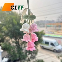 2026 Häkelblumen-Auto-Accessoires für Frauen: Handgemachte gestrickte Lilienblumen als niedliche Rückspiegel-Accessoires zur Autodekoration
