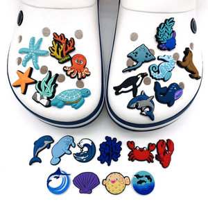 Nuevos dijes de PVC de animales marinos de dibujos animados (tortuga marina, tiburón) para zuecos, decoraciones y adornos para zapatos, diseño de fábrica. - Product Image 2