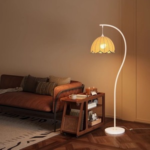 Lampada da Terra Vintage Francese Color Crema, Design Moderno a Fungo, in Ferro, per Camera da Letto, Soggiorno, Hotel, Luce Laterale Divano, E27, Lampada ad Arco a Piantana - Product Image 3