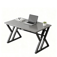 Bureau d'ordinateur moderne en bois avec cadre en acier robuste, design à double renfort en X pour le bureau à domicile et les jeux