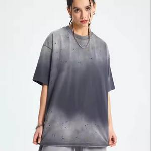 เสื้อยืดโอเวอร์ไซส์ผู้ชาย AR068 สไตล์สตรีทแวร์ลำลอง ปักลายตามสั่ง ผ้าคอตตอน 100% หนานุ่ม ซักแบบวินเทจ สีพื้น ลายสาดสี - Product Image 1