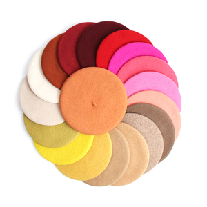 قبعات تطريز مخصصة بالجملة بيريه نسائي عالي الجودة احترافي من الصوف متعدد الألوان - Product Image 3