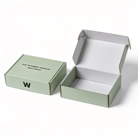 Boîte cadeau minimaliste en carton ondulé vert sauge imprimée offset avec logo personnalisé, vente en gros