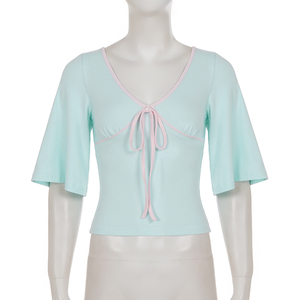 Camiseta Corta de Manga Corta con Cuello en V y Cordón Ajustable, Estilo Color Block con Ribete de Color Caramelo, Corte Ajustado, Estilo Femenino y Puro para Mujer - Product Image 6