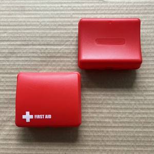 Precio barato OEM logotipo personalizado viaje y entrenamiento supervivencia al aire libre impermeable portátil colgante Mini caja de plástico botiquín de primeros auxilios - Product Image 5