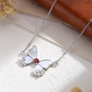 Collar de Mariposa con 9 Delicadas Perlas Blancas y Topacio Azul, Piedra Natural de Corte Redondo de 3mm, Plata 925, Joyería para Mujer, Ideal para Regalo - Product Image 5