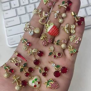 Venta al por mayor cereza encanto collar moda 18K chapado en oro piedra con cuentas turquesa colgante collares joyería de moda - Product Image 1