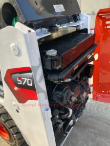 Minicargadora Bobcat S70 Usada en Venta - <span class=keywords><strong>el</strong></span> <span class=keywords><strong>Rey</strong></span> Indiscutible de los Espacios Confinados, Capaz de Pasar por Puertas de 1 Metro de Ancho - Product Image 5