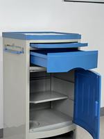 Table de chevet roulante YXZ-803 avec rangement pour chaussures, table de nuit mobile avec roulettes et armoire cachée