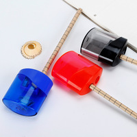 Vente en gros Mini taille-crayon mignon en plastique 2 trous Taille-crayon durable pour enfants Taille-crayon en vrac
