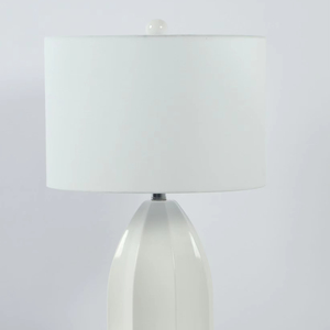 Lampe de table blanche côtelée en céramique, lampe de table moderne à LED avec abat-jour en tissu pour chambre à coucher, décoration intérieure - Product Image 1