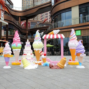 Scultura Decorativa in Fibra di Vetro a Forma di Gelato per Esterni, Modello Popolare per Ingressi di Gelaterie, Oggetto Fotografico per Social Media - Product Image 1