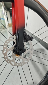 Complet Ultralight |   Fourche intégrée avec roues, barre intégrée, frein à disque Flat Mount, 105 DURA-ACE Di2 ST9270-24s Full - Product Image 5