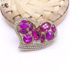 Accessori per gioielli per signora di moda all'ingrosso 2021 fatti a mano in lega d'oro rosso strass cuore spilla di san valentino - Product Image 1