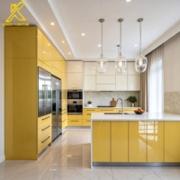 Armoires de cuisine chinoises rouges prêtes à l'emploi KENEDY, armoires de cuisine en bois de style moderne du milieu du siècle avec évier et plan de travail
