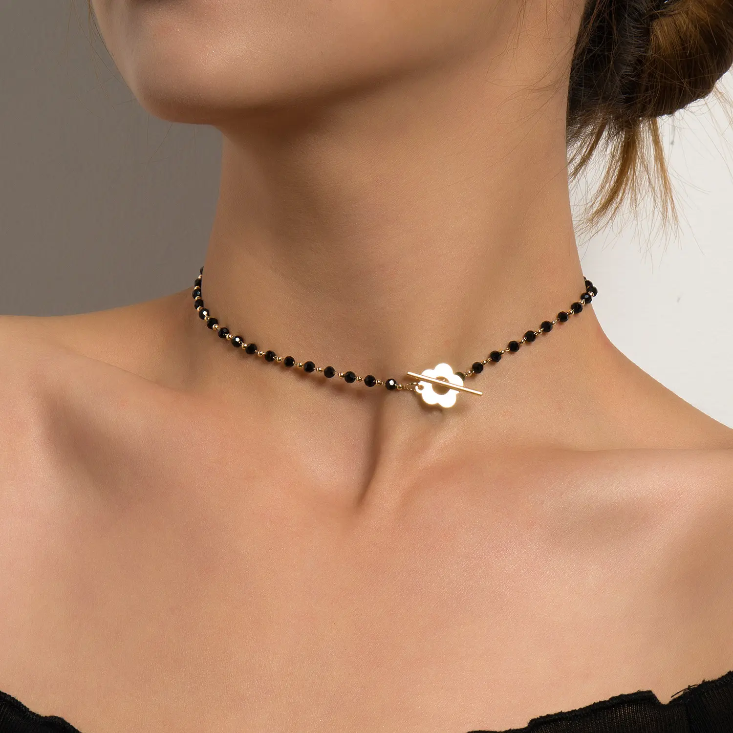 X0291 Fashion Jewelry 2022 Acrylic Black Bead Chains Strand Choker Necklace Flowers Pendant Neck Jewelry For Women