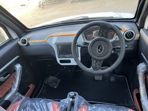 รถยนต์ไฟฟ้าขนาดเล็กแบบ SUV สี่ล้อ ยอดนิยม พวงมาลัยขวา ความเร็วต่ำ พร้อมเวลาในการชาร์จที่รวดเร็ว - Product Image 4