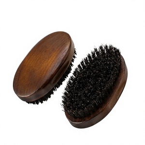 Brosse à barbe en bois MORGANS INDUSTRIES avec poils de cheval - Outil de toilettage écologique et pratique pour les voyages pour hommes - Product Image 1