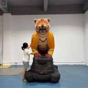 Tigre gonflable LED extérieur <span class=keywords><strong>de</strong></span> 2,4 m sur base rocheuse, en tissu Oxford, avec logo personnalisé, pour <span class=keywords><strong>la</strong></span> promotion des parcs d'attractions/centres commerciaux - Product Image 2