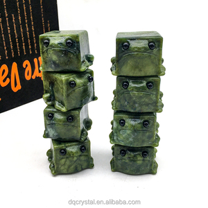 Venta al por Mayor <span class=keywords><strong>de</strong></span> Tallados <span class=keywords><strong>de</strong></span> Rana <span class=keywords><strong>de</strong></span> <span class=keywords><strong>Jade</strong></span> Verde Cristalino <span class=keywords><strong>de</strong></span> Alta Calidad, <span class=keywords><strong>Jade</strong></span> Xiuyan Pulido para Decoración del Hogar - Product Image 1