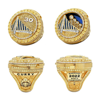 Anillo de Hip Hop Personalizado 2026 con Incrustaciones de Piedras Amarillas, Logotipo en Esmalte Negro, Joyería de Lujo Chapada en Oro para Hombre
