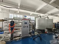 Système de purification d'eau par osmose inverse automatique 500 LPH, machine de filtration pour l'utilisation dans les usines de production d'eau en bouteille