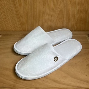 Langham 5 Star Hotel Lino Unisex Terciopelo Zapatillas de invitados Lavable Reutilizable con característica suave - Product Image 1