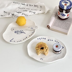 Plato de Cerámica Irregular con Diseño de Tulipanes y Letras, Estilo Coreano Creativo, para Postres, Pasteles y <span class=keywords><strong>Mantequilla</strong></span> - Product Image 3
