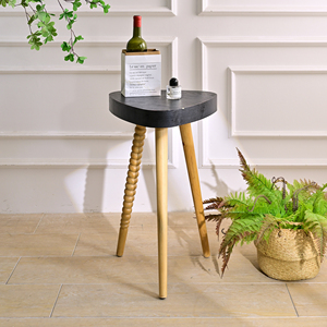 Mesa de Centro INNOVA de Estilo Europeo Moderno con Tapa de Madera Negra y Tres Patas, Fácil de Armar, Construcción Duradera para Sala de Estar - Product Image 1