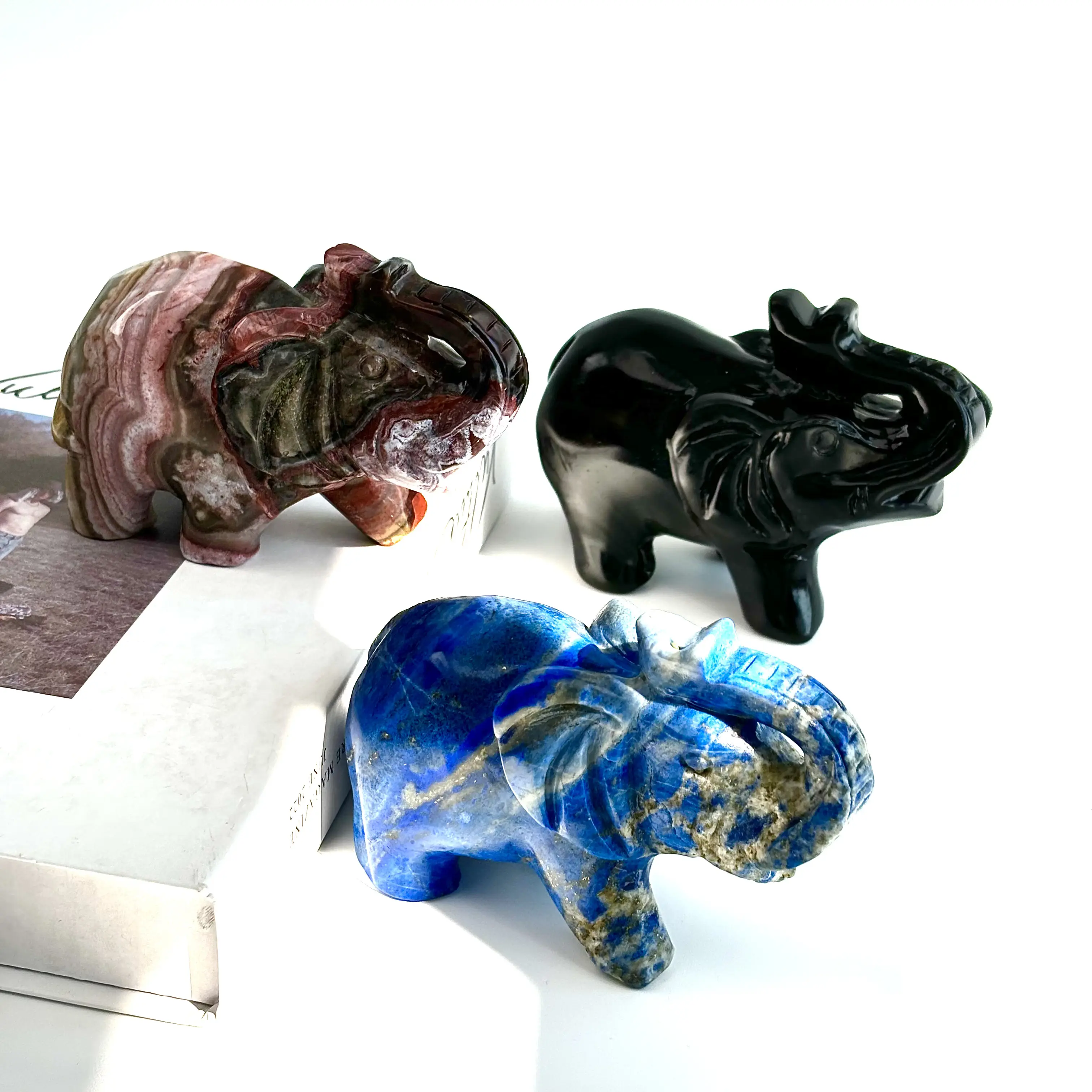 Venta caliente artesanía de calidad tallas de cristal de cuarzo al por mayor tallas de cristal elefante de piedra