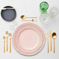 Assiette en porcelaine de 13 pouces, style romantique français, avec dentelle et relief rétro, non toxique, de style occidental européen moderne, pour personnalisation de fête