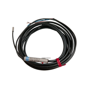 KEYENCE EM-030P EM-010B EM-038P EM-054 EM-010P Proximity Sensor Body Cover Type Used for Detecting Presence or Absence in Stock - Product Image 2