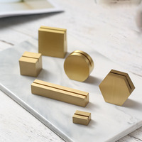 Support de carte en laiton massif, support de prix en cube, support de carte de visite hexagonal pour bureau, décoration créative de bureau, cadeau