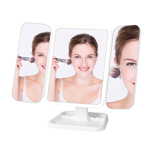 Đèn <span class=keywords><strong>Led</strong></span> Xoay 360 Độ Theo Yêu Cầu Của Nhà Sản Xuất Kính Để Bàn Gương Gấp Ba Màu Trắng Hình Chữ Nhật Kèm Kính Lúp - Product Image 6