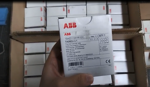 Lorida ABB 1SAZ321201R1001 Controlador de programación PLC de contactor de CA DE LA TA75DU-25 - Product Image 3