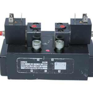 Nuovo Originale Pronto per la Spedizione UM/22354/6123 Controllore PLC Dedicato per Automazione Industriale - Product Image 1