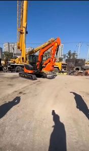 Nouvelle arrivée : Mini-excavatrice Hitachi ZX55 d'occasion, origine Japon, poids opérationnel de 5 tonnes, avec composants essentiels (moteur et pompe) - Product Image 3