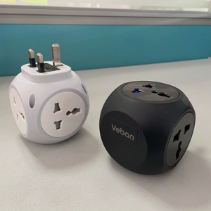 Adaptador de Viaje Negro de 4 Tomas, Enchufe de Pared con Extensión, Adaptador de Corriente con Enchufe del Reino Unido, Enchufe Universal de 13A y 3250W - Product Image 2
