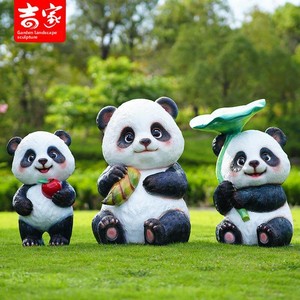 Sculpture de panda en fibre de verre, ornement sur pied à thème animal, entièrement fait main pour les parcs et les forêts - Product Image 3