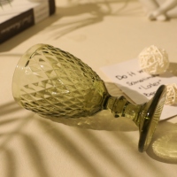 Groothandel Overzeese Donker Khaki Glazen Vintage Retro Geëmbosseerde Handgeblazen Wijnglazen 340ml Capaciteit voor Bruiloft Feest Huisdecoratie