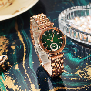 Reloj de cuarzo a la moda para mujer, diseño de joyería lujosa, encanto femenino, exquisito reloj impermeable. - Product Image 3