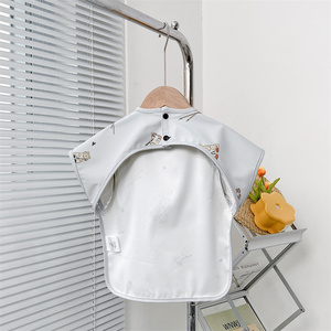 Baberos de manga corta para bebé, Baberos impermeables para la dentición, con estampado de <span class=keywords><strong>Saliva</strong></span>, bolsillo, ropa multiusos - Product Image 4
