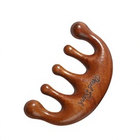 Peigne de massage du cuir chevelu en bois personnalisé avec logo, masseur du cuir chevelu en bois de santal, brosse Gua Sha en bois pour femmes et hommes